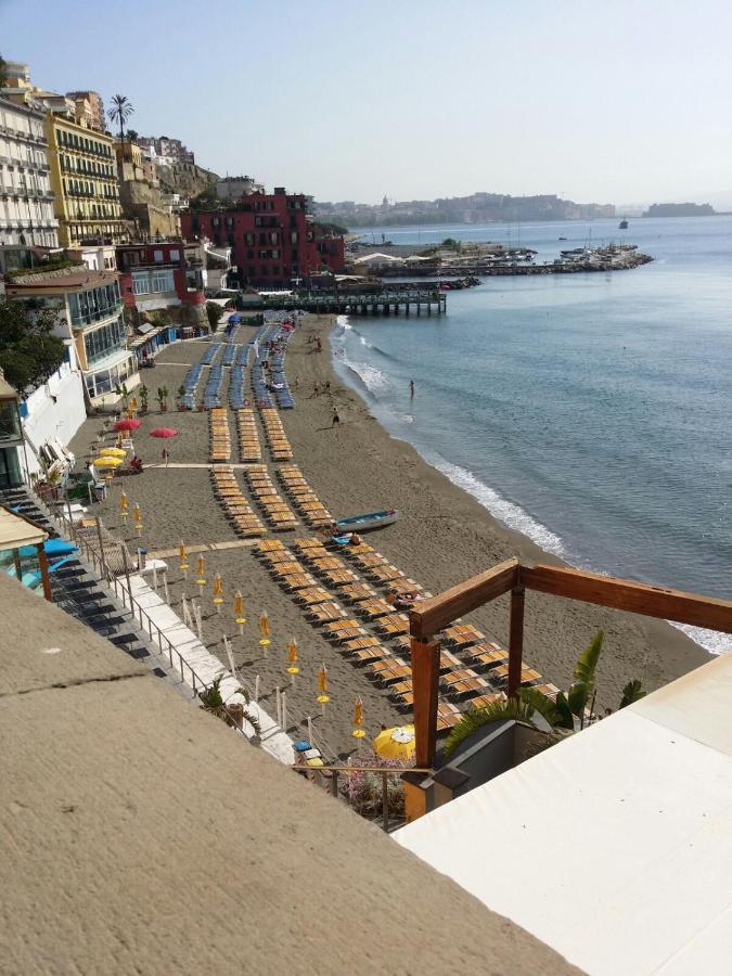 Lux Couette-café Naples